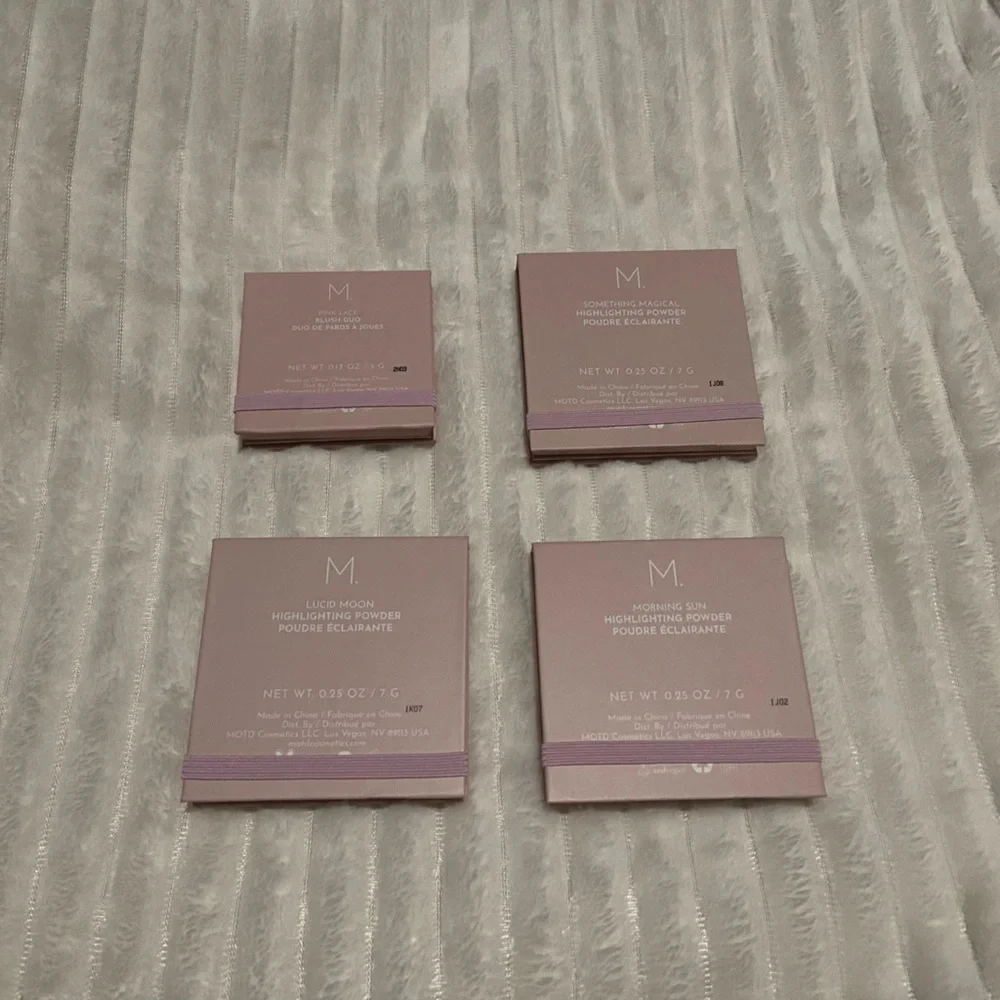 4 piece Makeup bundle New in Box MOTD 1 blush and 3 highlighting powders
